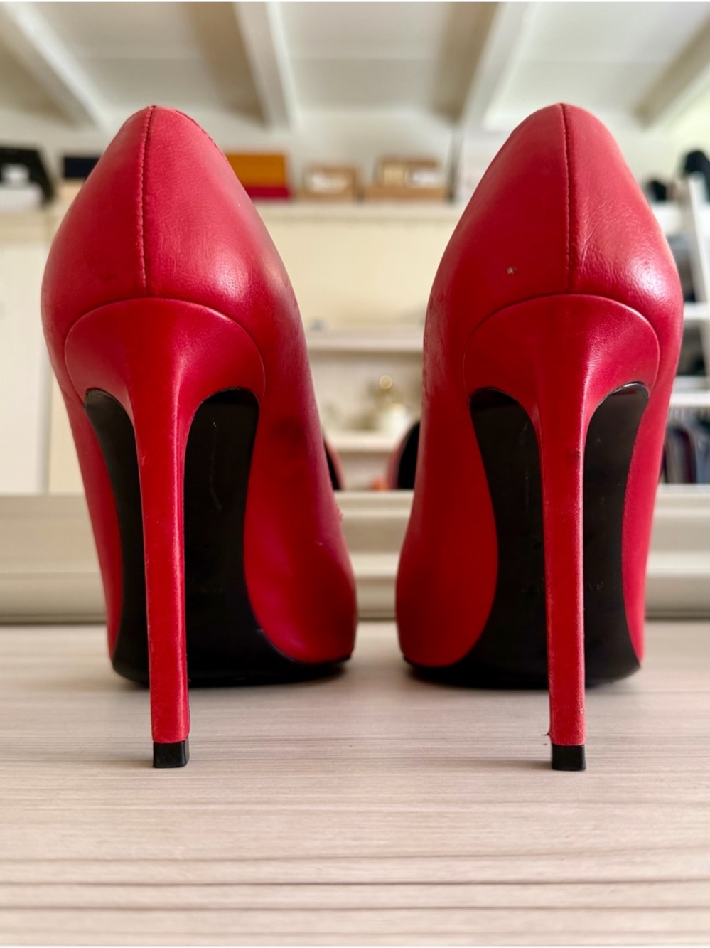 Saint Laurent Red Leather Pumps with Gold Accent and Cap-toe - Size 37 - Picture 5 of 9